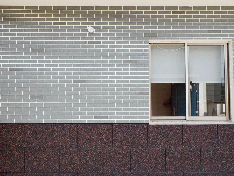 外墻涂料多大面積要分隔縫？